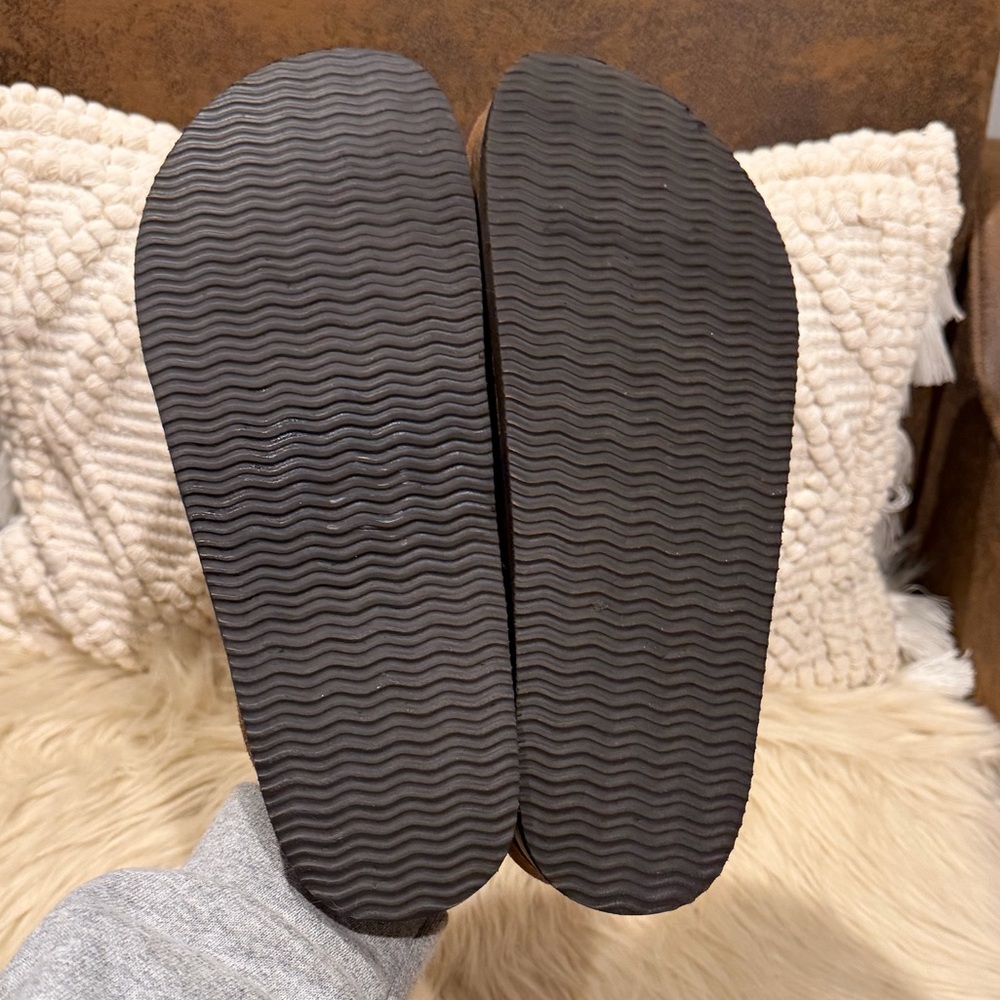 White Mountain Brinlee Clogs - Picture 4 of 6